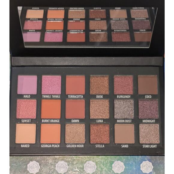 Bundle of 1 Kab Cosmetics Eyeshadow Palettes 1 Luxie Eye Blender Brush Trio Pack - Picture 2 of 11